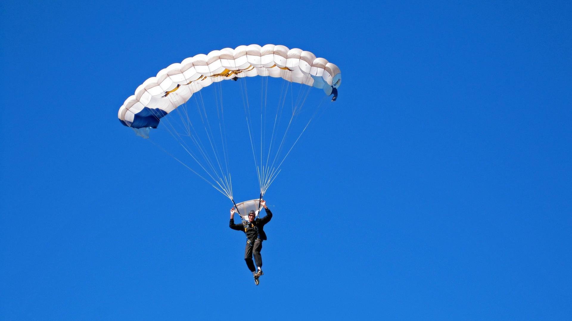 中国足球产业链升级带动相关行业快速发展,中国足球产业白皮书